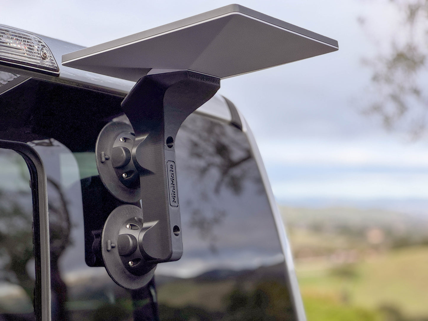 MiniMate Mount – Secure Portable Suction Mount for Starlink Mini